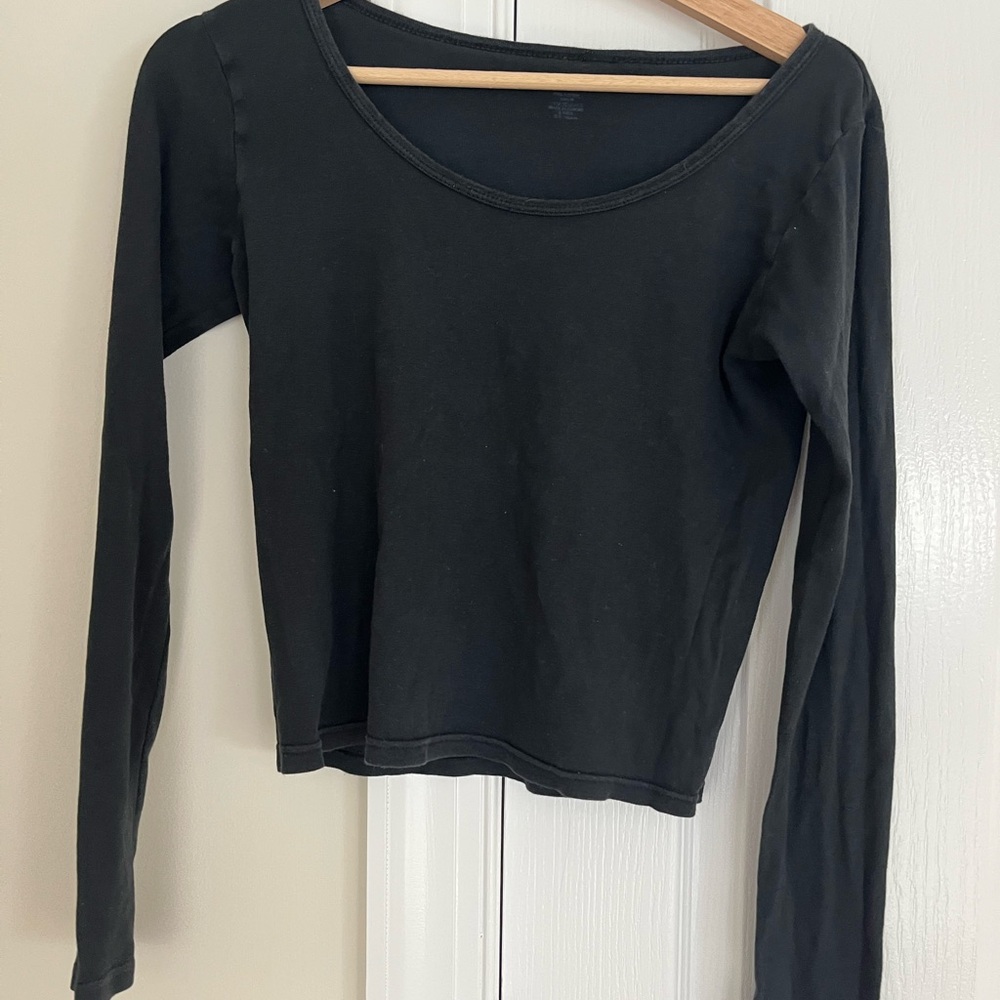 Brandy Melville Black Crop Long Sleeve Tee